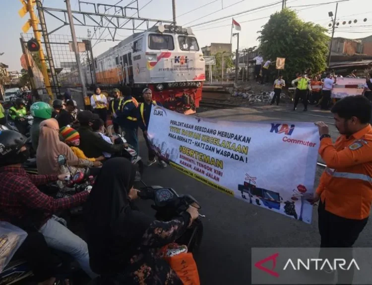 Jalur Kereta Steril, KAI: Warga yang membahayakan perjalanan KA dapat dipidana