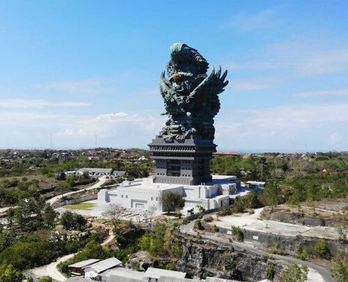 Sambut Galungan dan Kuningan, GWK Gelar Penjor Festival Penuh Nuansa Tradisi