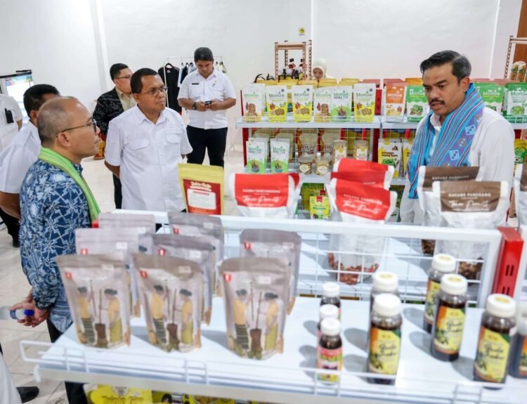 Menteri UMKM Apresiasi Kehadiran NTT Mart sebagai Penggerak Produk Lokal