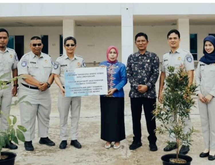 Dorong Keberlanjutan Lingkungan, Jasa Raharja Hijaukan Area Publik di Kendari