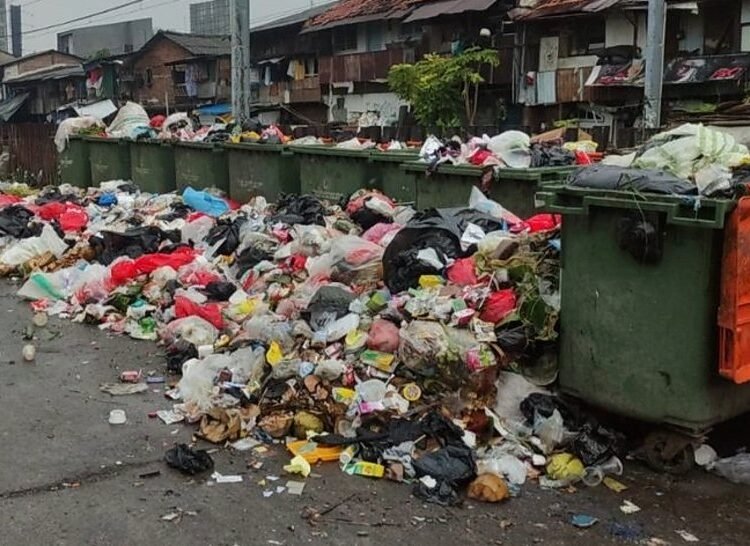Satpel LH Cakung Perkuat Edukasi dan Pengawasan Cegah Penumpukan Sampah di Penggilingan